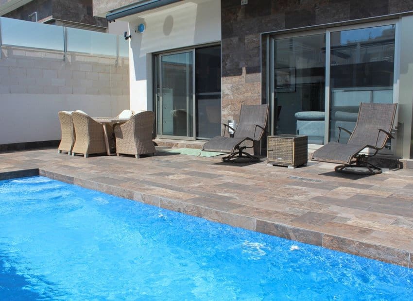 4 bedroom Villa for sale in Orihuela Costa with pool garage - € 449,950 (Ref: 9372410)