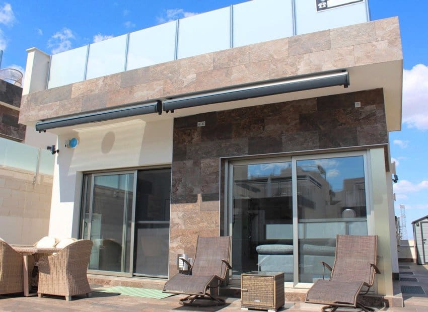 4 bedroom Villa for sale in Orihuela Costa with pool garage - € 449,950 (Ref: 9372410)