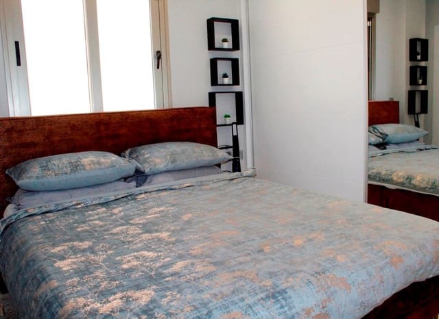 4 sypialnia Willa na sprzedaż w La Zenia, Orihuela z basenem garażem - 449 950 € (Ref: 9372410)