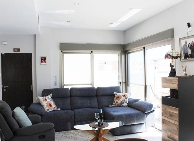 4 sypialnia Willa na sprzedaż w La Zenia, Orihuela z basenem garażem - 449 950 € (Ref: 9372410)