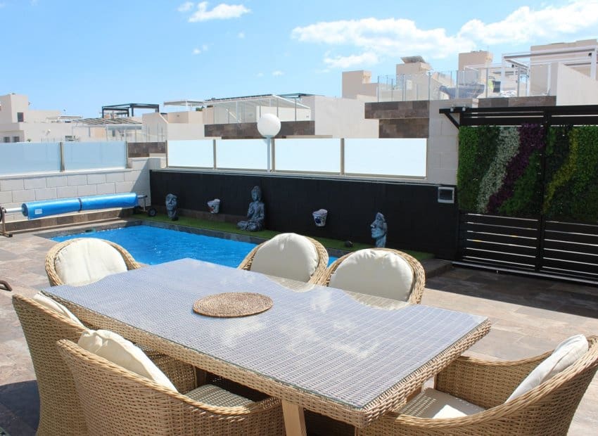 4 bedroom Villa for sale in Orihuela Costa with pool garage - € 449,950 (Ref: 9372410)