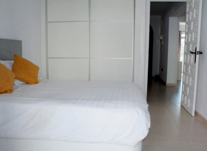 3 quarto Moradia para venda em Villamartin com piscina garagem - 329 990 € (Ref: 9372424)