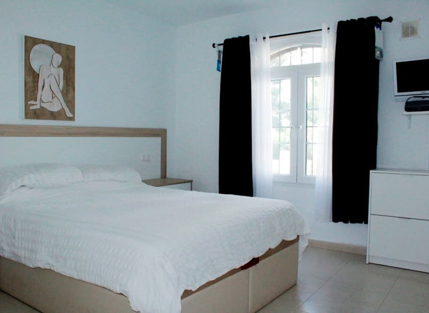 3 quarto Moradia para venda em Villamartin com piscina garagem - 329 990 € (Ref: 9372424)