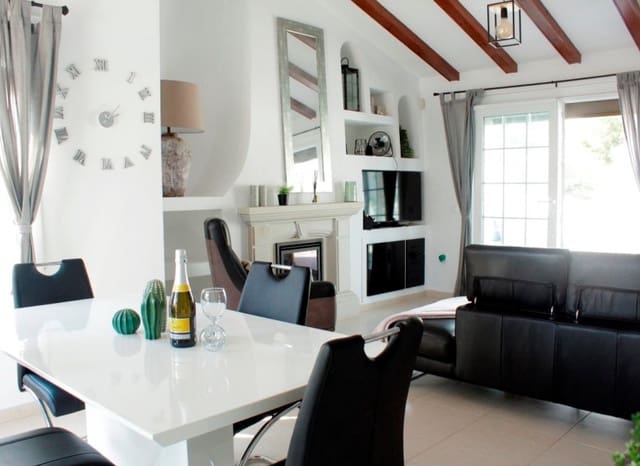 3 quarto Moradia para venda em Villamartin, Orihuela com piscina garagem - 329 990 € (Ref: 9372424)