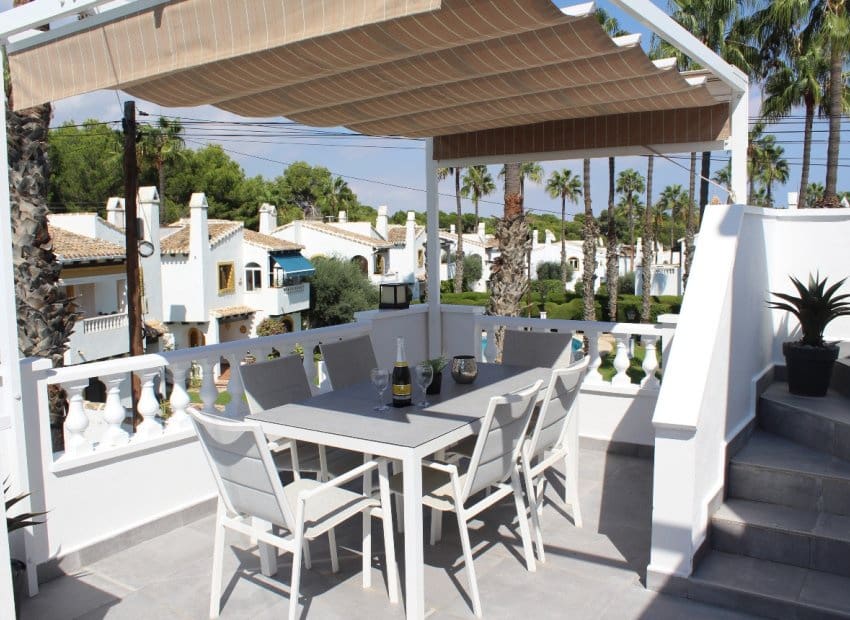 3 quarto Moradia para venda em Villamartin com piscina garagem - 329 990 € (Ref: 9372424)