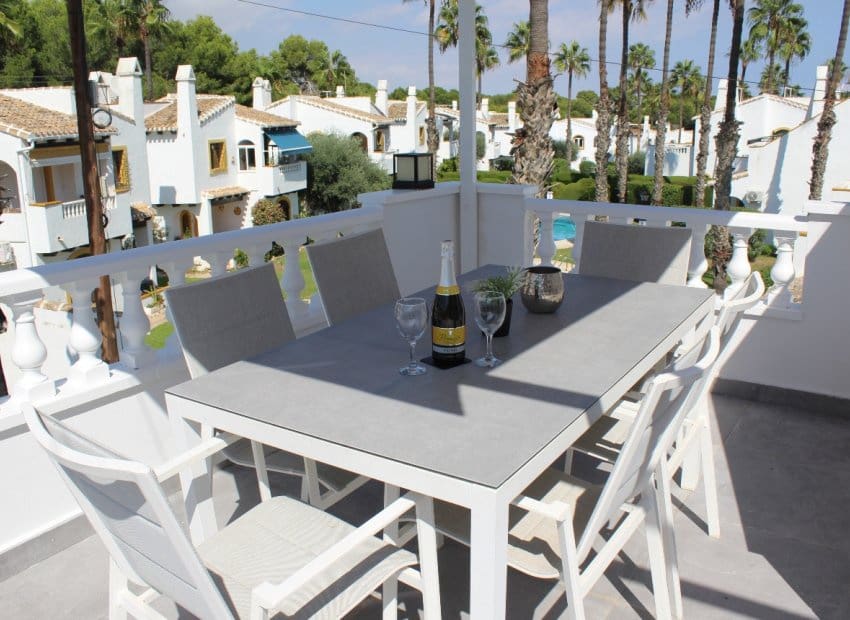 3 quarto Moradia para venda em Villamartin com piscina garagem - 329 990 € (Ref: 9372424)