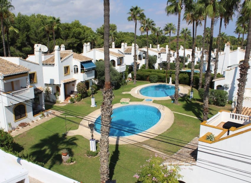 3 quarto Moradia para venda em Villamartin com piscina garagem - 329 990 € (Ref: 9372424)