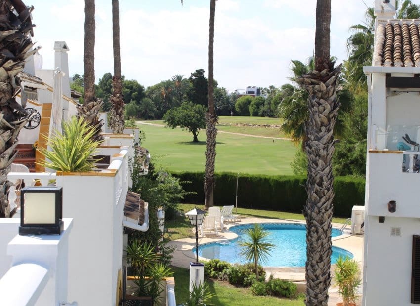 3 quarto Moradia para venda em Villamartin com piscina garagem - 329 990 € (Ref: 9372424)