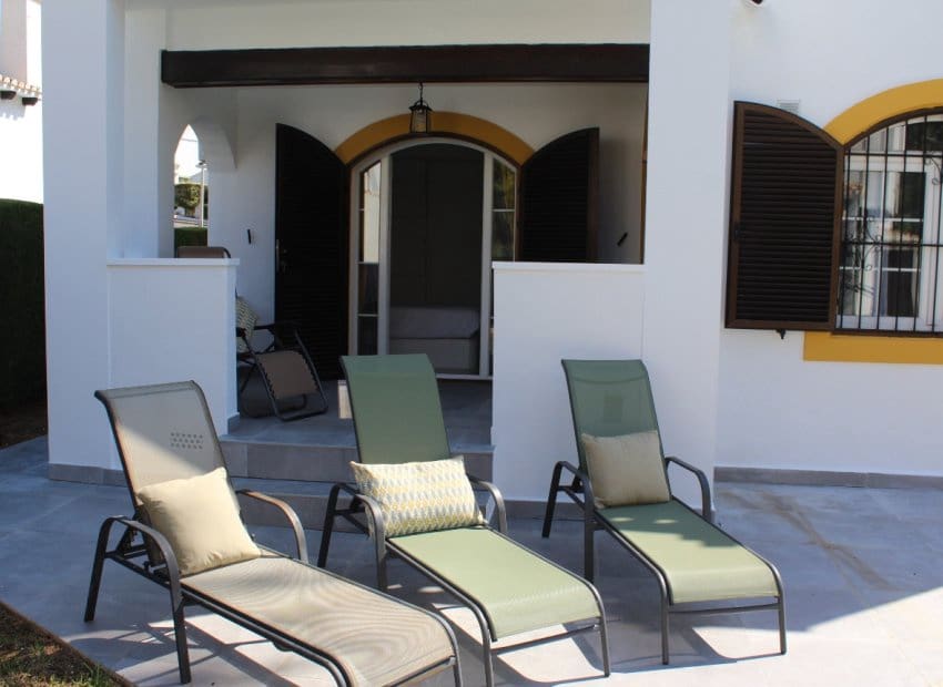 3 quarto Moradia para venda em Villamartin com piscina garagem - 329 990 € (Ref: 9372424)