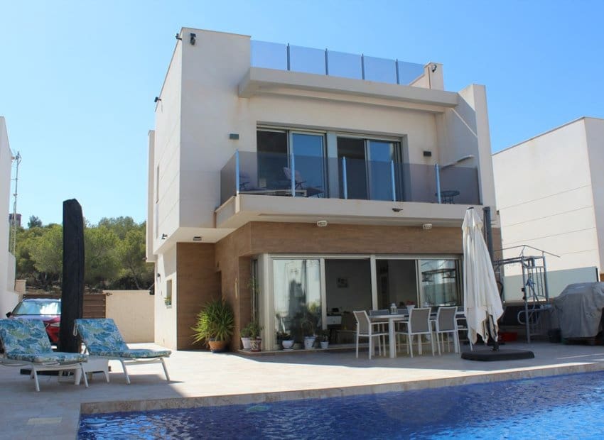 3 Zimmer Villa zu verkaufen in San Miguel de Salinas mit Pool Garage - 429.000 € (Ref: 9372435)