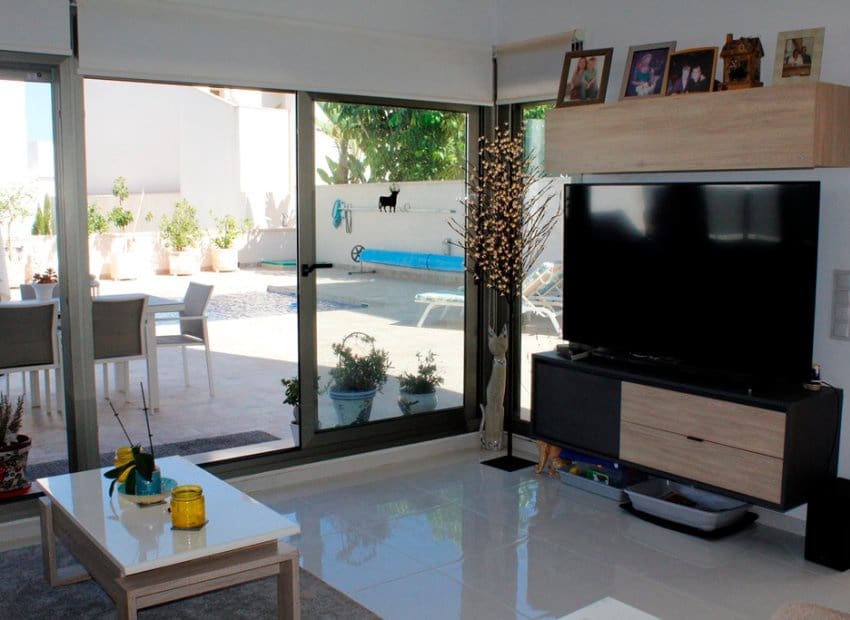 3 Zimmer Villa zu verkaufen in San Miguel de Salinas mit Pool Garage - 429.000 € (Ref: 9372435)