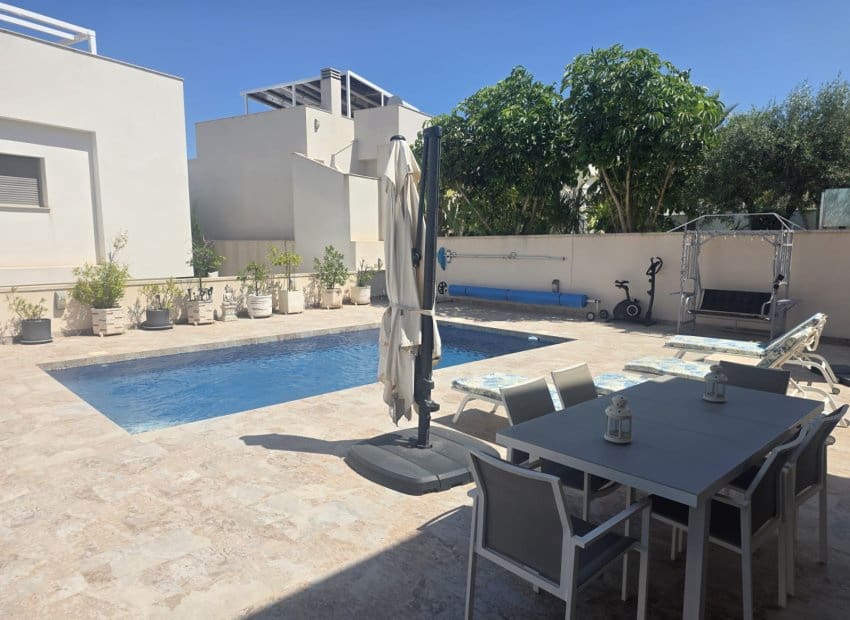 3 bedroom Villa for sale in San Miguel de Salinas with pool garage - € 429,000 (Ref: 9372435)