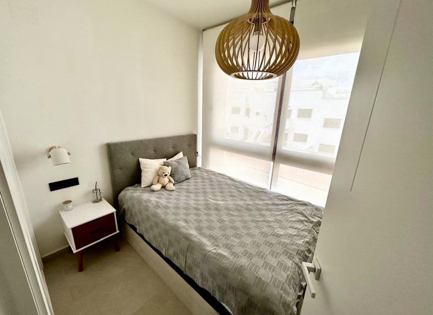 3 slaapkamer Penthouse te koop in Torrevieja met zwembad - € 359.000 (Ref: 9372506)