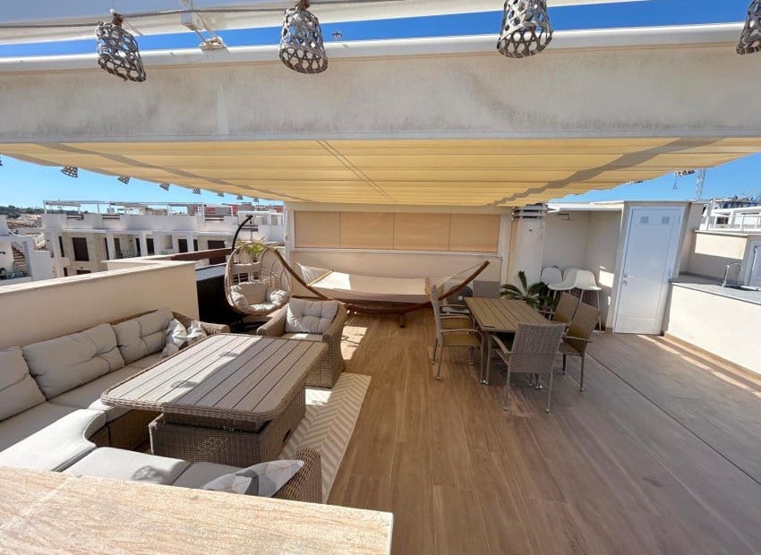 2 soveværelse Lejlighed til salg i Torrevieja med swimmingpool - € 299.000 (Ref: 9372507)