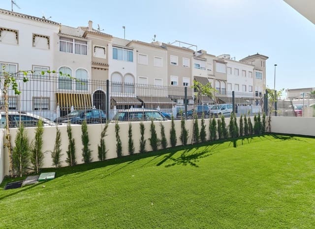 2 slaapkamer Appartement te koop in Playa de los Náufragos, Torrevieja met zwembad - € 380.000 (Ref: 9372508)