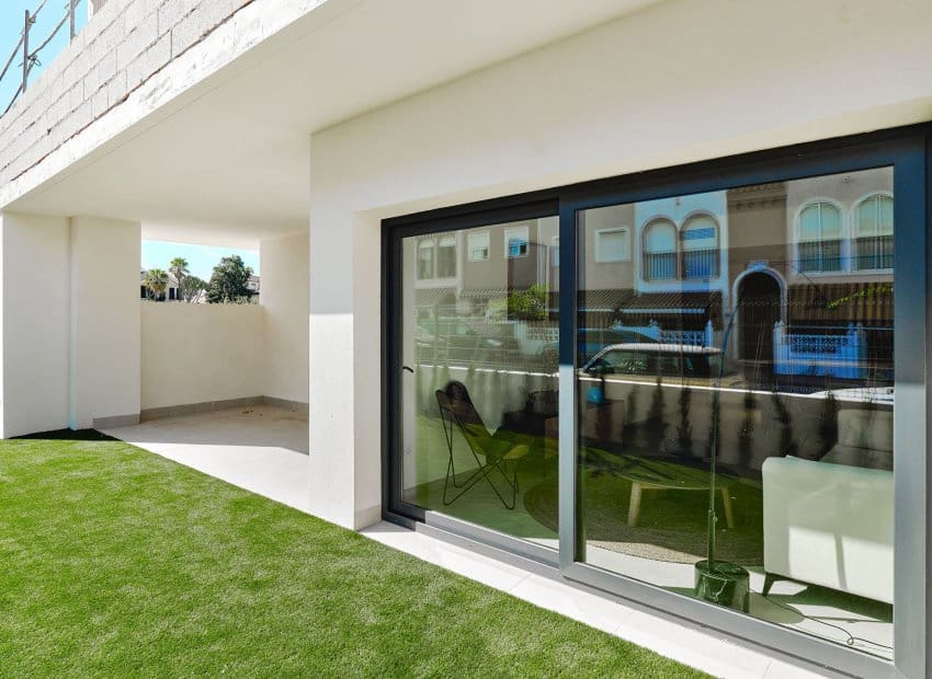 2 sypialnia Apartament na sprzedaż w Torrevieja z basenem - 360 000 € (Ref: 9372509)