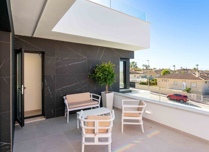 3 bedroom Villa for sale in Rojales - € 549,000 (Ref: 9372517)