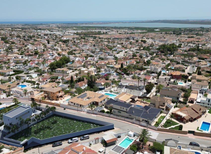 3 soveværelse Villa til salg i Ciudad Quesada - € 1.050.000 (Ref: 9372519)