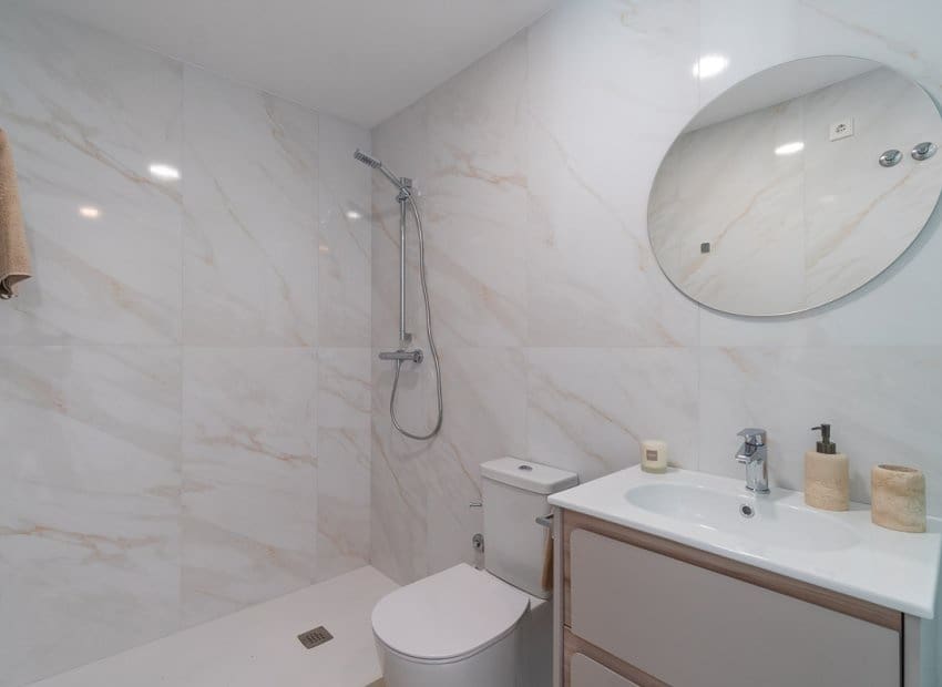 3 bedroom Apartment for sale in Playa Flamenca with pool - € 419,000 (Ref: 9372531)