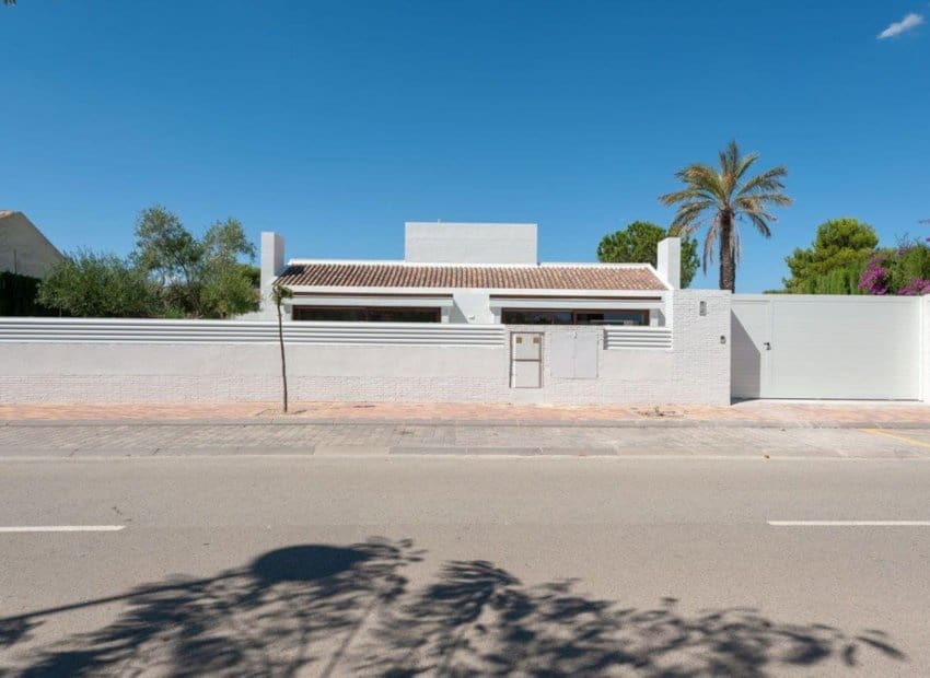 4 soveværelse Villa til salg i Avileses - € 375.000 (Ref: 9372572)