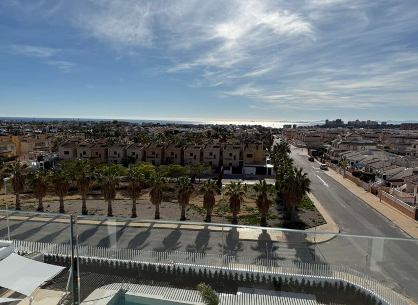 2 slaapkamer Penthouse te koop in Cabo Roig met zwembad - € 440.000 (Ref: 9372625)