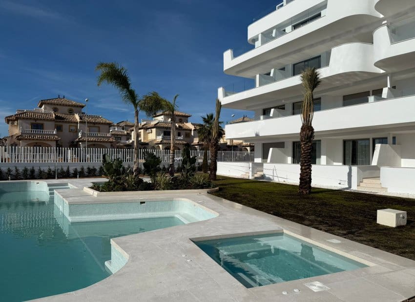 3 bedroom Apartment for sale in Cabo Roig with pool - € 369,000 (Ref: 9372626)