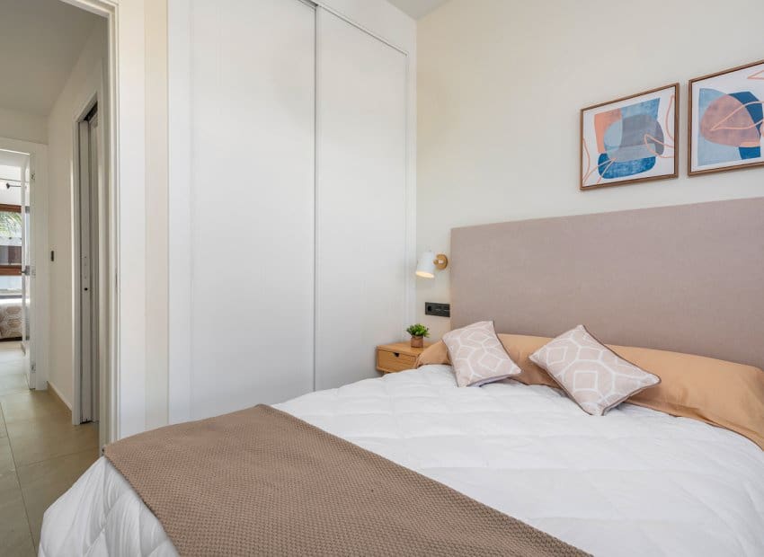 Apartamento de 3 habitaciones en Torrevieja en venta con piscina - 290.000 € (Ref: 9372635)