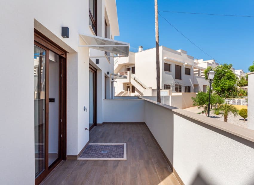 2 soveværelse Lejlighed til salg i Torrevieja med swimmingpool - € 285.000 (Ref: 9372636)