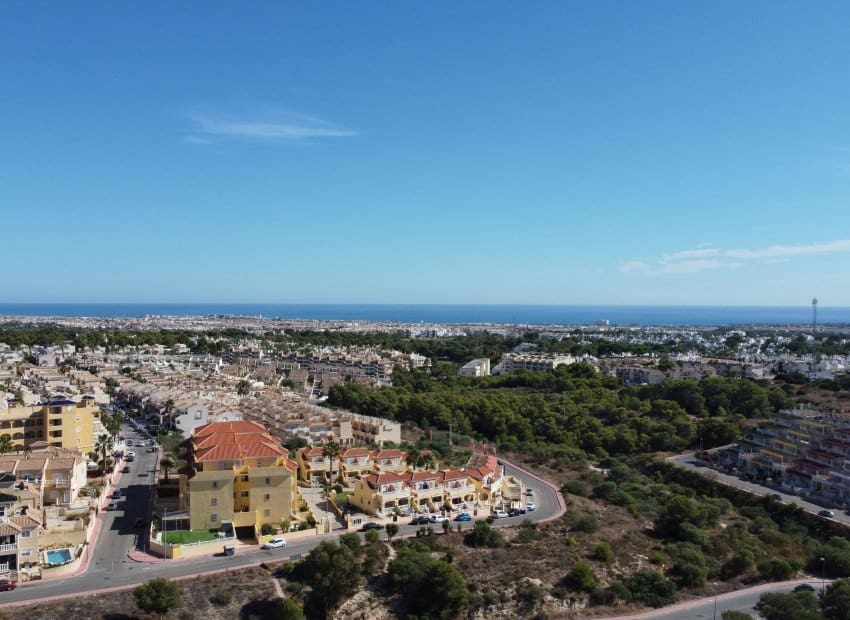 2 soveværelse Lejlighed til salg i Orihuela Costa med swimmingpool - € 283.000 (Ref: 9372664)