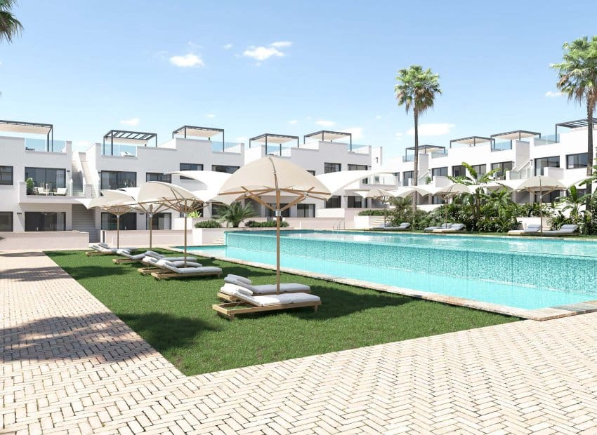 2 soveværelse Lejlighed til salg i Torrevieja med swimmingpool - € 329.900 (Ref: 9372729)