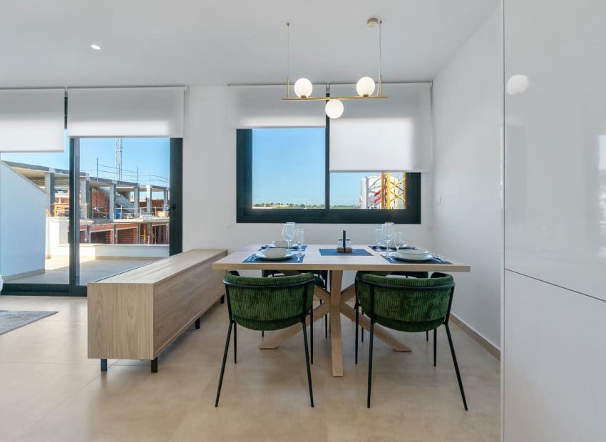 2 soveværelse Lejlighed til salg i Torrevieja med swimmingpool - € 299.900 (Ref: 9372730)