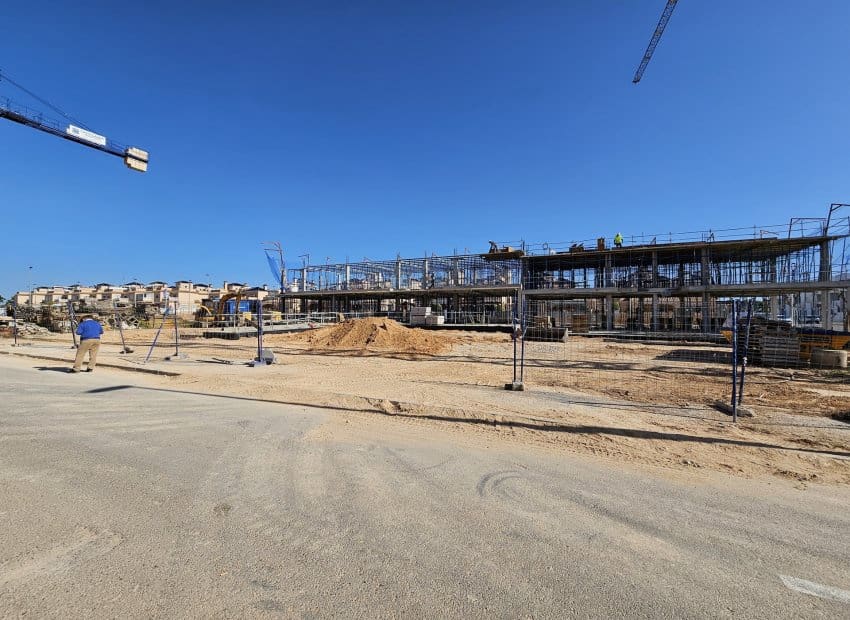 3 bedroom Apartment for sale in Torre de la Horadada with pool - € 380,000 (Ref: 9372805)