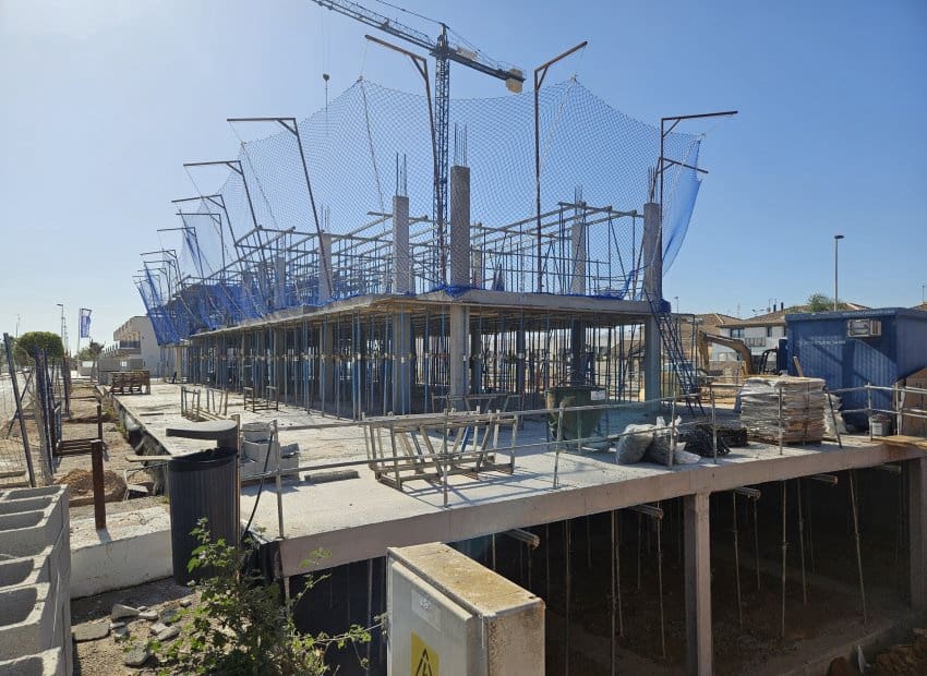 2 slaapkamer Appartement te koop in Torre de la Horadada met zwembad - € 385.000 (Ref: 9372807)