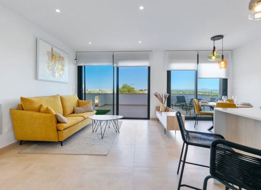 2 slaapkamer Appartement te koop in Torrevieja met zwembad - € 329.900 (Ref: 9389912)