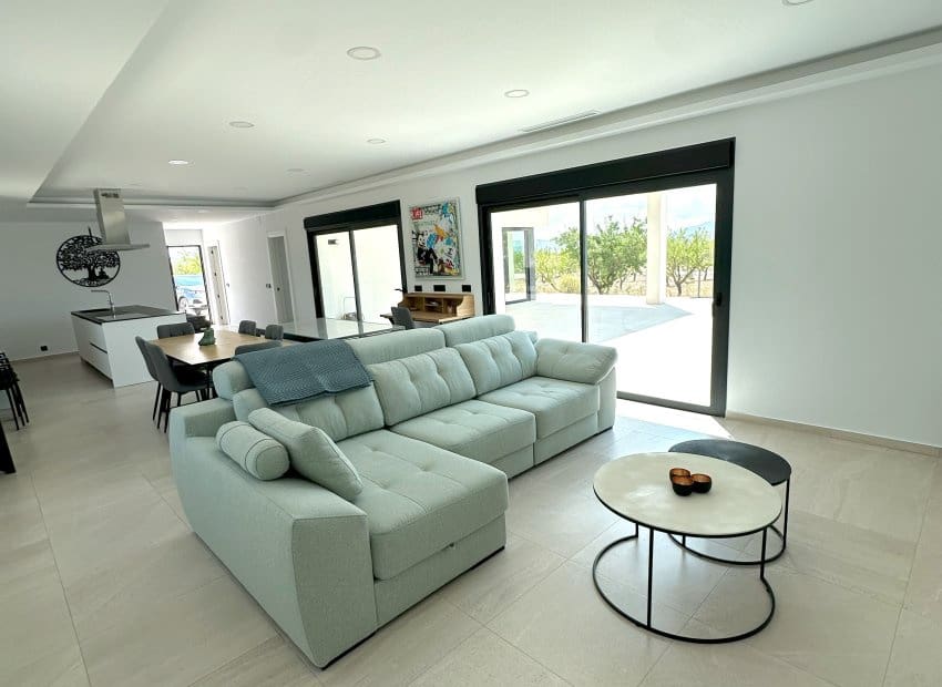 2 bedroom Villa for sale in Pinoso - € 255,000 (Ref: 9394004)