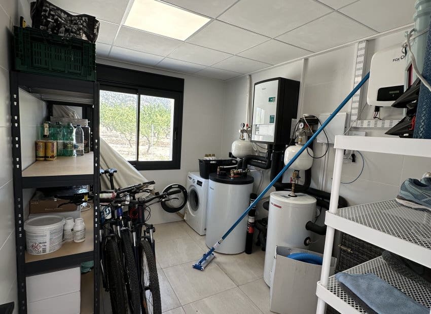 2 bedroom Villa for sale in Pinoso - € 255,000 (Ref: 9394004)