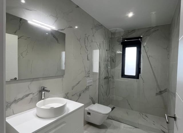 3 Zimmer Villa zu verkaufen in La Romana - 360.000 € (Ref: 9394012)