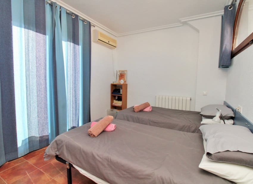 3 chambre Maison de Ville à vendre à Villamartin avec piscine - 229 000 € (Ref: 9452362)