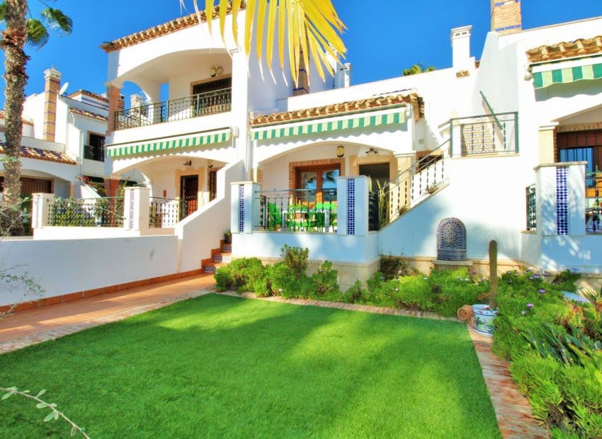 3 chambre Maison de Ville à vendre à Villamartin avec piscine - 229 000 € (Ref: 9452362)