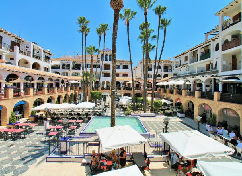 3 chambre Maison de Ville à vendre à Villamartin avec piscine - 229 000 € (Ref: 9452362)