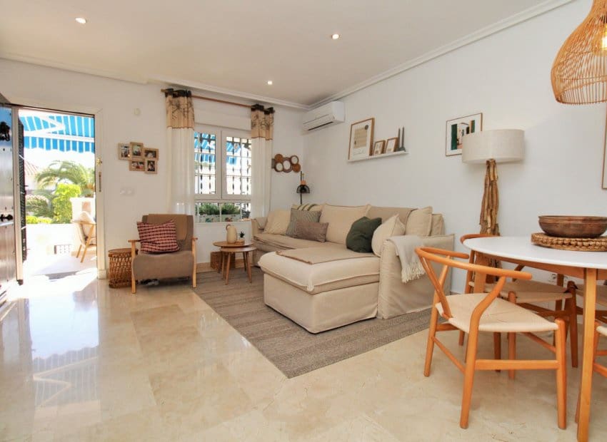 2 Zimmer Haus zu verkaufen in Villamartin mit Pool - 244.990 € (Ref: 9452363)