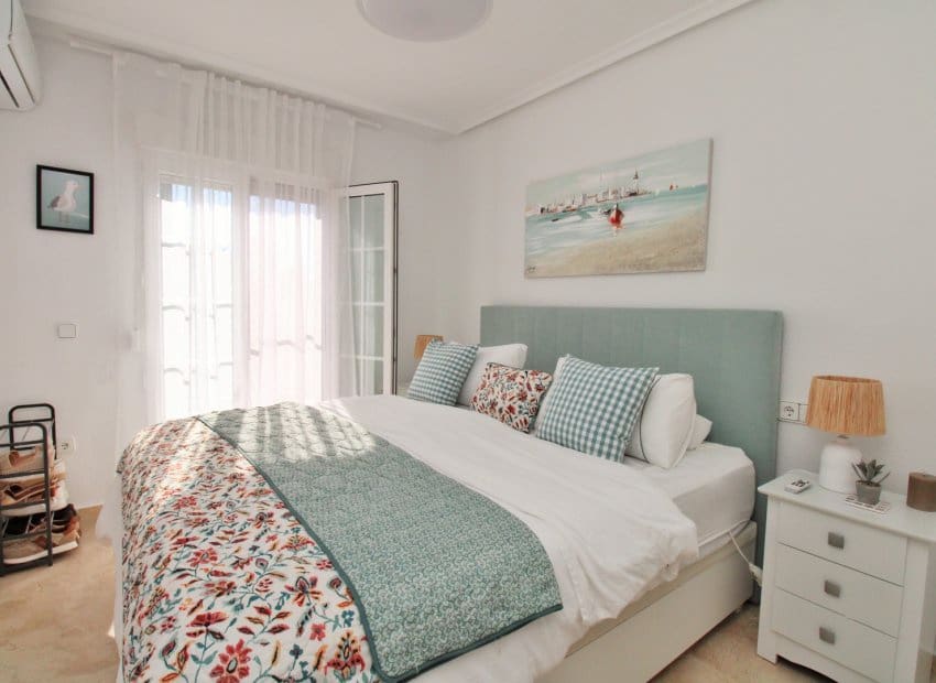 2 Zimmer Haus zu verkaufen in Villamartin mit Pool - 244.990 € (Ref: 9452363)