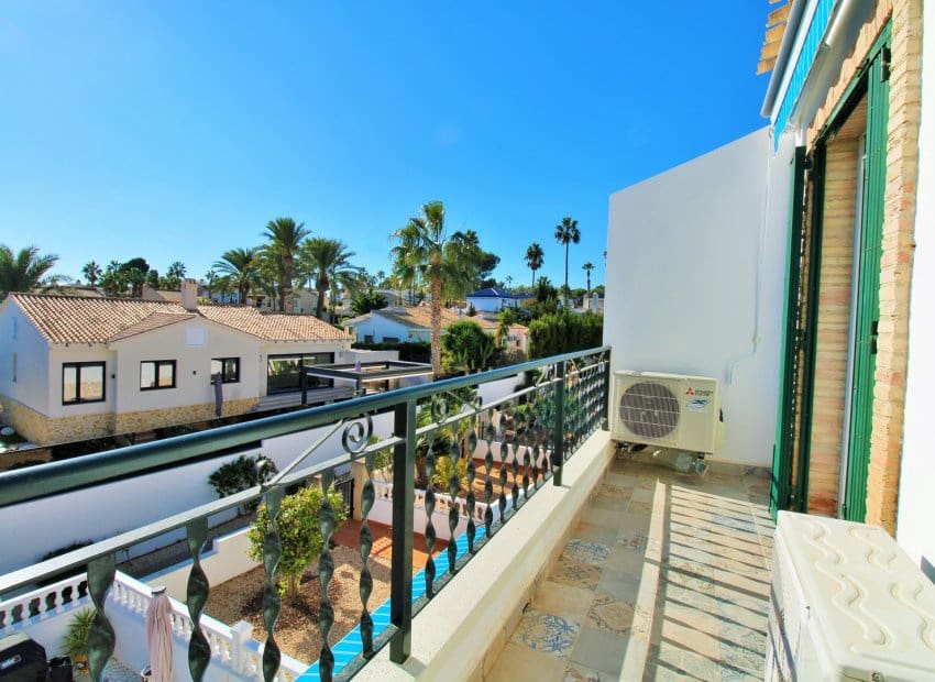 2 Zimmer Haus zu verkaufen in Villamartin mit Pool - 244.990 € (Ref: 9452363)