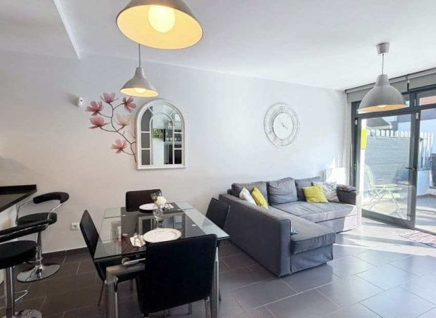 2 bedroom Villa for sale in Orihuela Costa with pool - € 239,995 (Ref: 9462760)