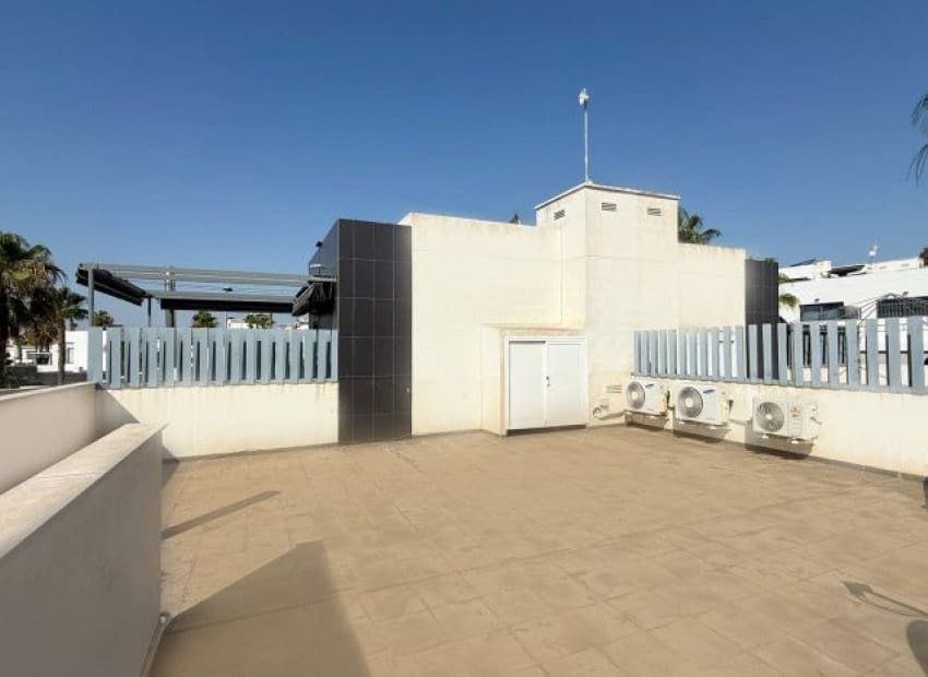 2 bedroom Villa for sale in Orihuela Costa with pool - € 239,995 (Ref: 9462760)