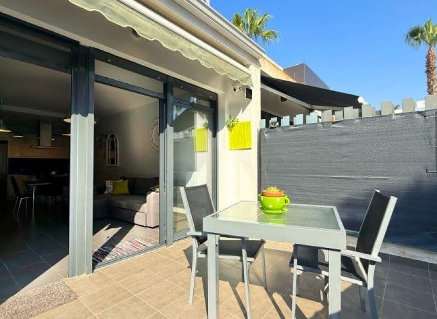 2 bedroom Villa for sale in Orihuela Costa with pool - € 239,995 (Ref: 9462760)