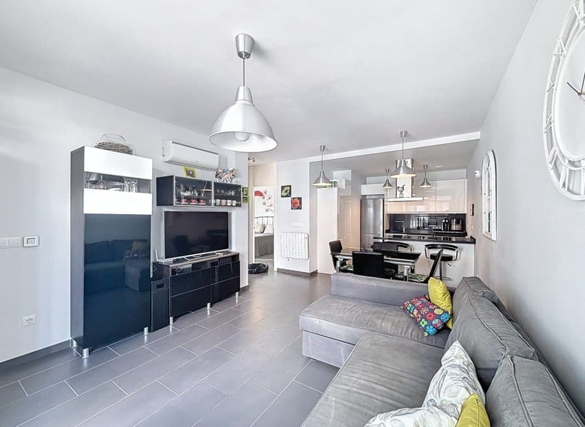 2 bedroom Villa for sale in Orihuela Costa with pool - € 239,995 (Ref: 9462760)