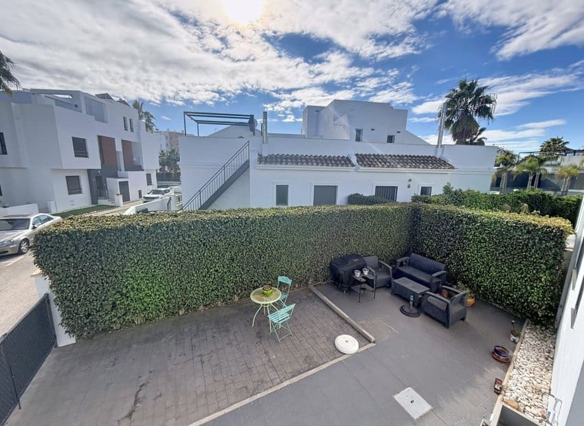 2 bedroom Villa for sale in Orihuela Costa with pool - € 239,995 (Ref: 9462760)