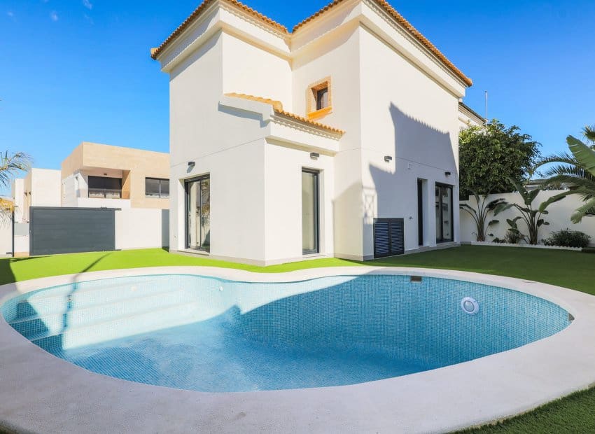 3 bedroom Villa for sale in Orihuela Costa - € 590,000 (Ref: 9491343)