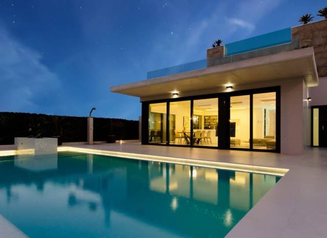 4 quarto Moradia para venda em Dehesa de Campoamor, Orihuela - 1 195 000 € (Ref: 9491360)